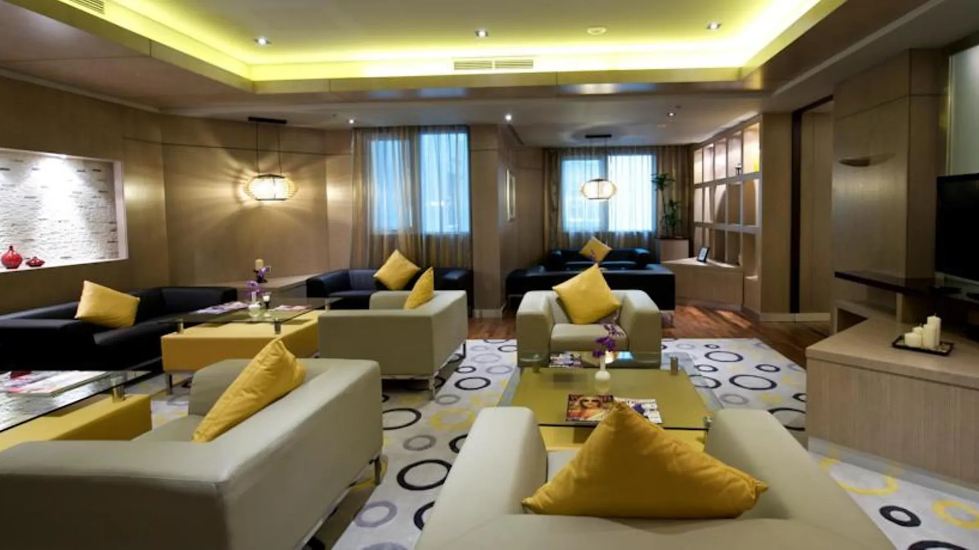 Time Grand Plaza Hotel, Dubai Airport 4*,