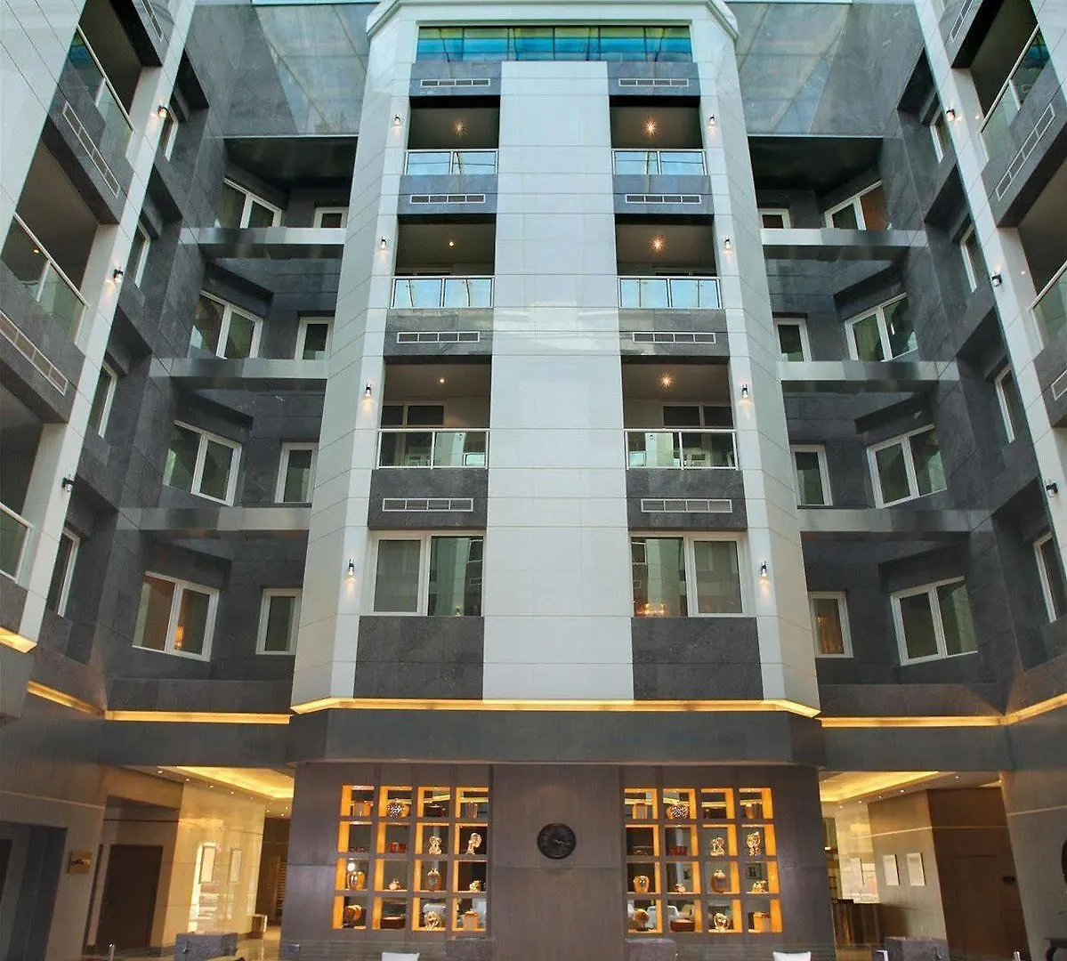 Time Grand Plaza Hotel, Dubai Airport 4*,